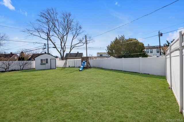 4 Carriage Lane, Levittown, NY 11756