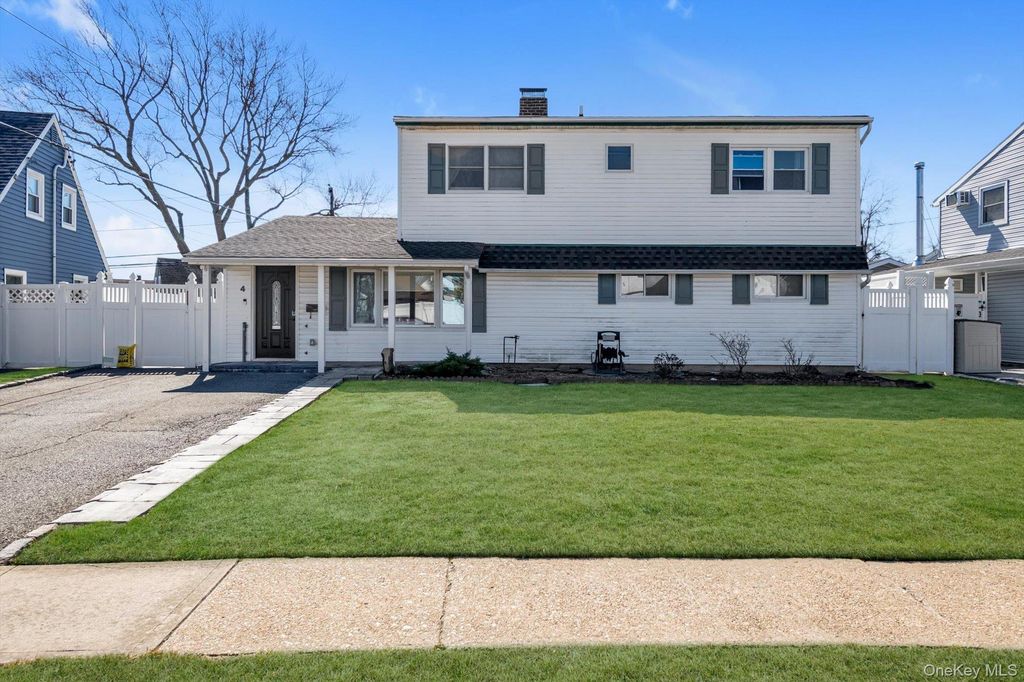 4 Carriage Lane, Levittown, NY 11756