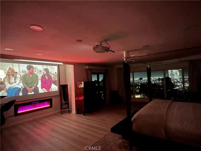 7930 Vulcan Drive, Los Angeles, CA 90046