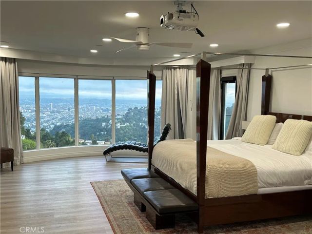 7930 Vulcan Drive, Los Angeles, CA 90046