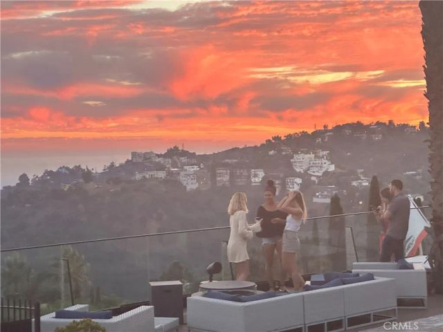 7930 Vulcan Drive, Los Angeles, CA 90046