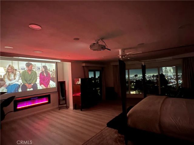 7930 Vulcan Drive, Los Angeles, CA 90046