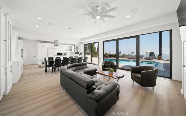 7930 Vulcan Drive, Los Angeles, CA 90046