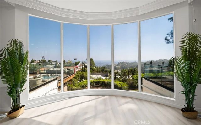 7930 Vulcan Drive, Los Angeles, CA 90046