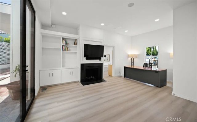 7930 Vulcan Drive, Los Angeles, CA 90046