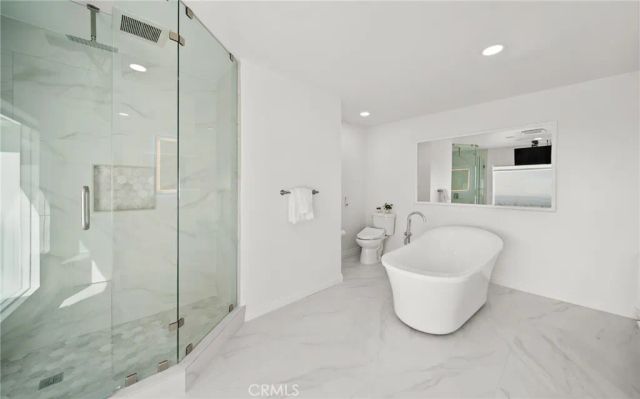 7930 Vulcan Drive, Los Angeles, CA 90046