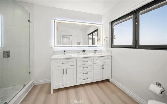 7930 Vulcan Drive, Los Angeles, CA 90046