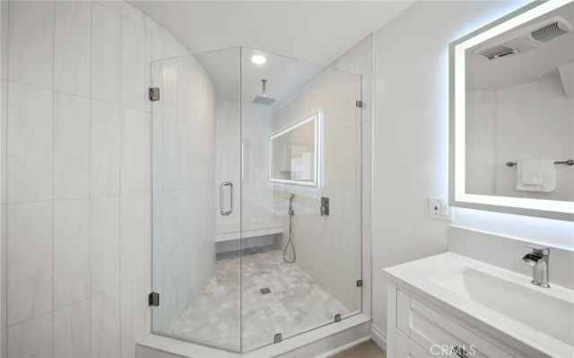 7930 Vulcan Drive, Los Angeles, CA 90046