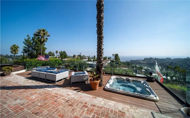 7930 Vulcan Drive, Los Angeles, CA 90046