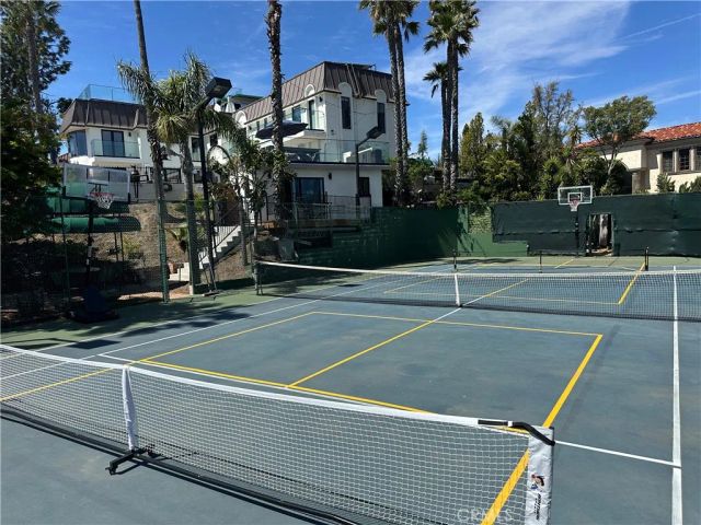 7930 Vulcan Drive, Los Angeles, CA 90046