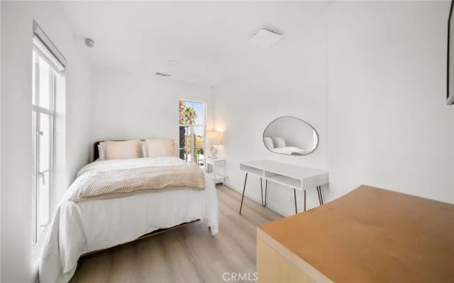 7930 Vulcan Drive, Los Angeles, CA 90046