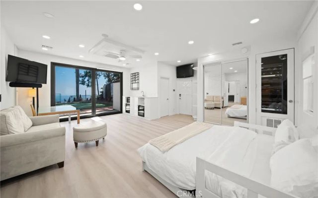 7930 Vulcan Drive, Los Angeles, CA 90046