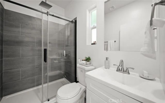 7930 Vulcan Drive, Los Angeles, CA 90046