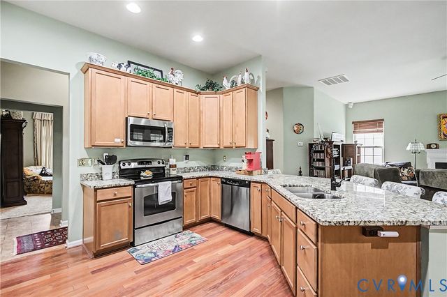 14424 Dampier Dr, Chester, VA 23831