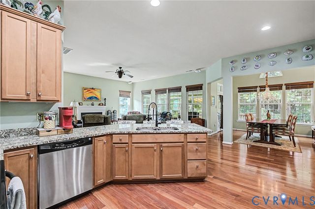 14424 Dampier Dr, Chester, VA 23831