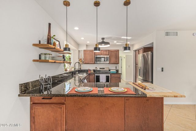 18633 N 15TH Place, Phoenix, AZ 85024