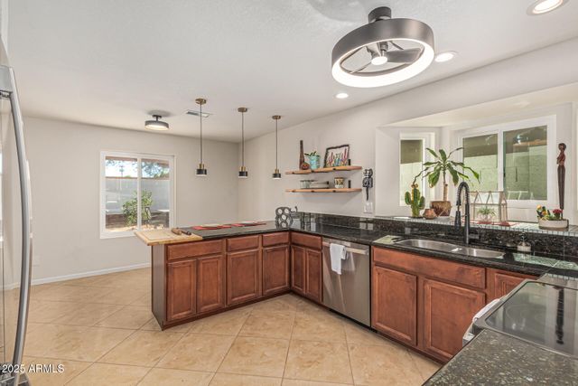 18633 N 15TH Place, Phoenix, AZ 85024