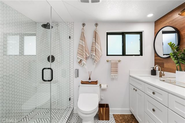 2110 President, Costa Mesa, CA 92627