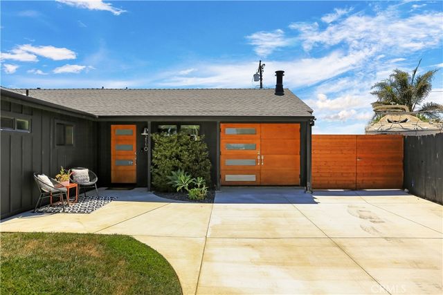 2110 President, Costa Mesa, CA 92627