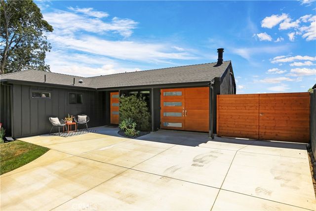 2110 President, Costa Mesa, CA 92627