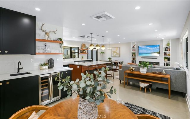 2110 President, Costa Mesa, CA 92627