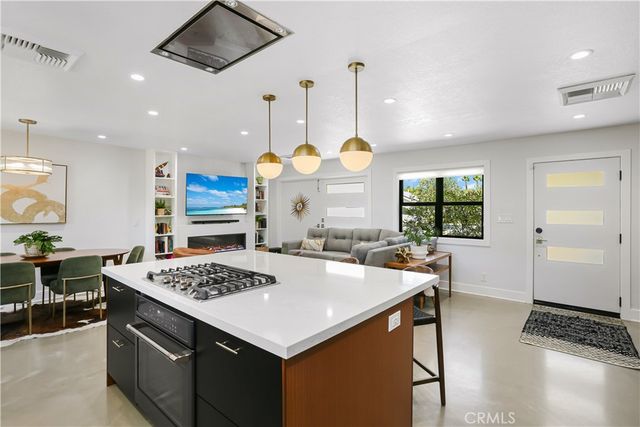 2110 President, Costa Mesa, CA 92627