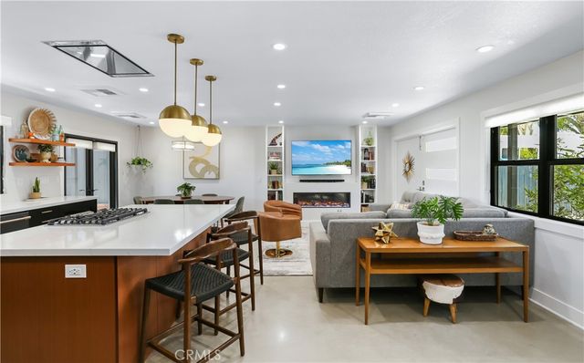 2110 President, Costa Mesa, CA 92627