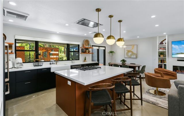 2110 President, Costa Mesa, CA 92627