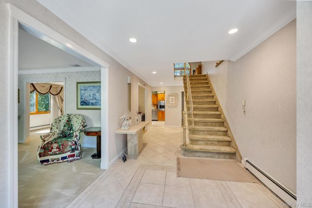 17 Cedar Place, Kings Park, NY 11754