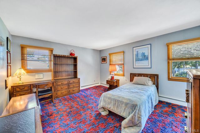 17 Cedar Place, Kings Park, NY 11754