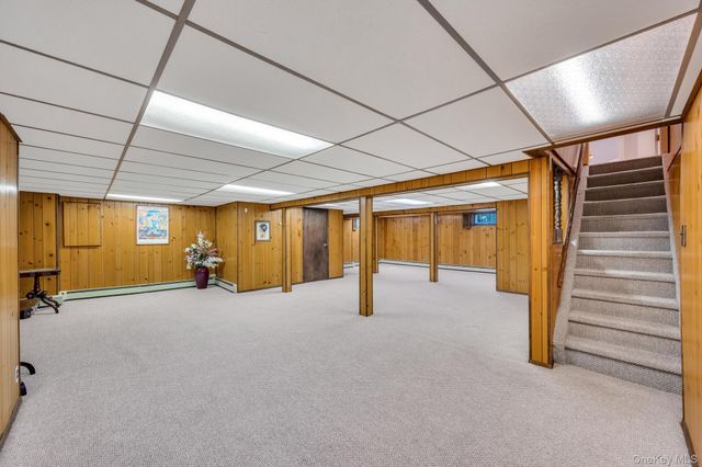 17 Cedar Place, Kings Park, NY 11754