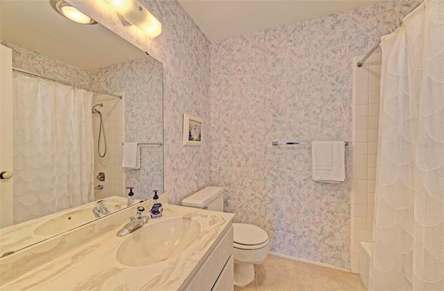 144 PINEHURST DRIVE 144, Bradenton, FL 34210