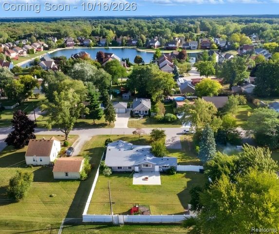 2075 Gulliver Drive, Troy, MI 48085