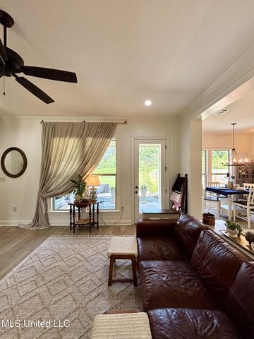 8 Hedges Plantation Place, Natchez, MS 39120