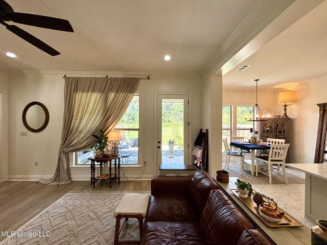 8 Hedges Plantation Place, Natchez, MS 39120
