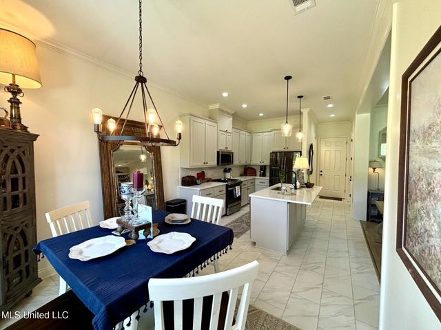 8 Hedges Plantation Place, Natchez, MS 39120