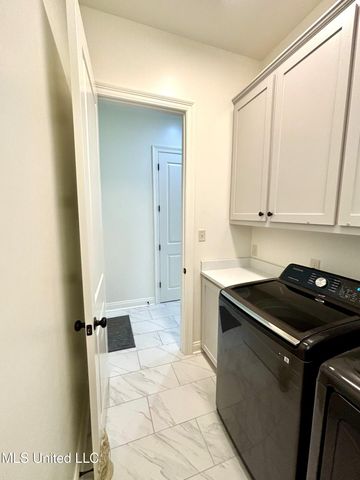 8 Hedges Plantation Place, Natchez, MS 39120