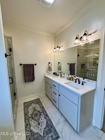 8 Hedges Plantation Place, Natchez, MS 39120