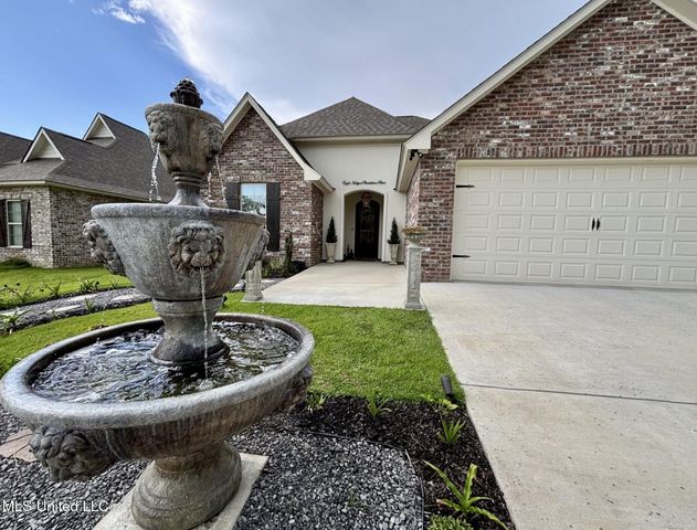 8 Hedges Plantation Place, Natchez, MS 39120