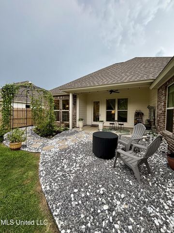 8 Hedges Plantation Place, Natchez, MS 39120