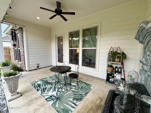 8 Hedges Plantation Place, Natchez, MS 39120