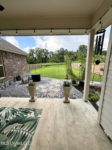 8 Hedges Plantation Place, Natchez, MS 39120