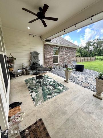 8 Hedges Plantation Place, Natchez, MS 39120