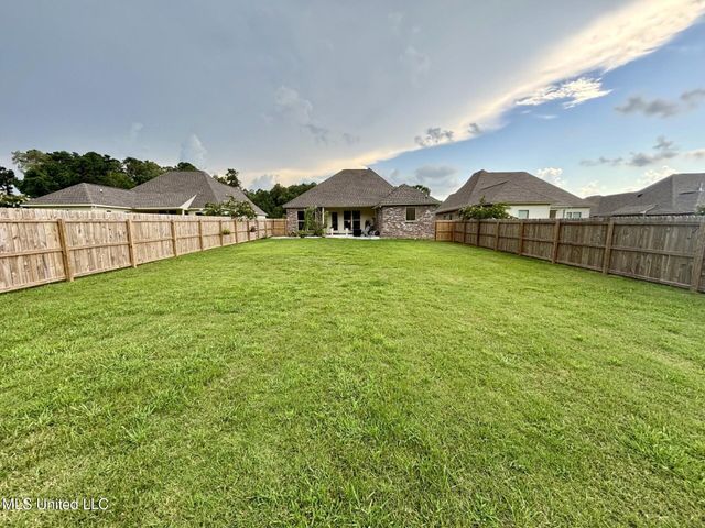 8 Hedges Plantation Place, Natchez, MS 39120
