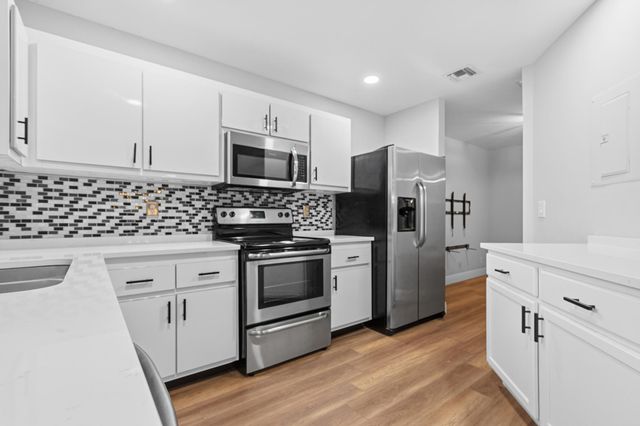 2105 W Discovery Cir W, Deerfield Beach, FL 33442