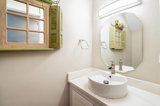 2105 W Discovery Cir W, Deerfield Beach, FL 33442