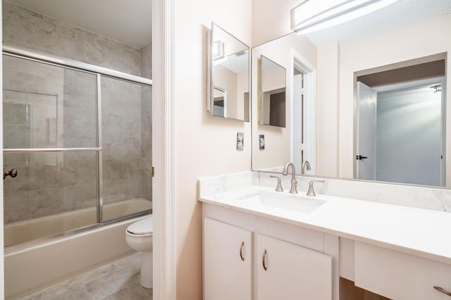 2105 W Discovery Cir W, Deerfield Beach, FL 33442