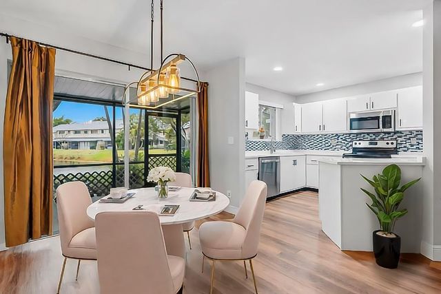 2105 W Discovery Cir W, Deerfield Beach, FL 33442