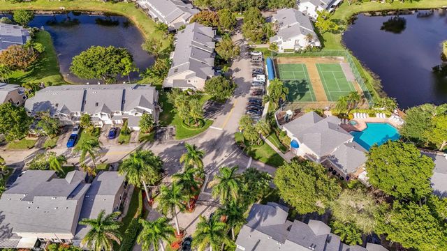 2105 W Discovery Cir W, Deerfield Beach, FL 33442