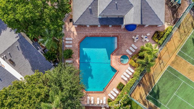 2105 W Discovery Cir W, Deerfield Beach, FL 33442